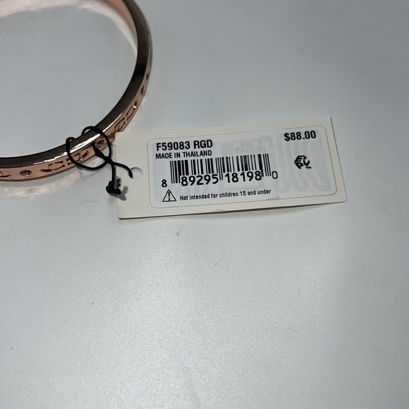 💖NWT COACH SIGNATURE HINGED BANGLE IN ROSE GOLD PLATING - Picture 13 of 13